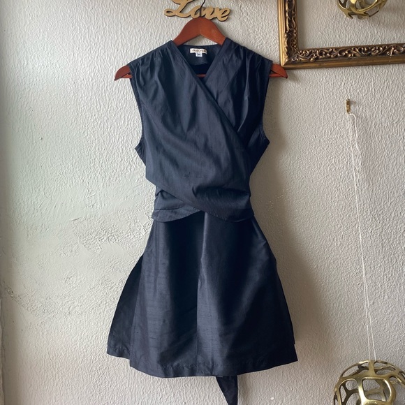 Lorain Croft black top - Picture 2 of 7